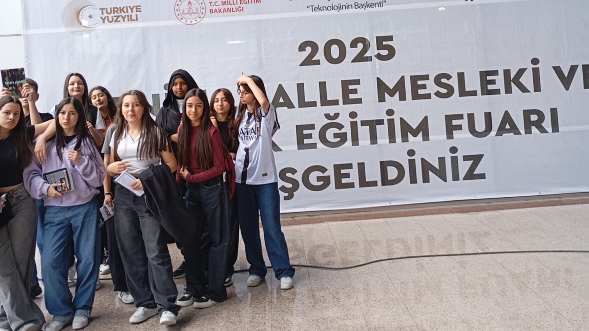 Yenimahalle Mesleki ve Teknik Eğitim Fuarına Gezi Düzenledik